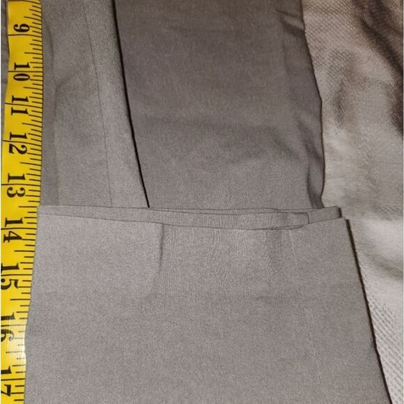 Apt. 9 Gray Chic Lightweight Pullon Brynn Stretch Capris. Comfy Like New‎ - Picture 16 of 16